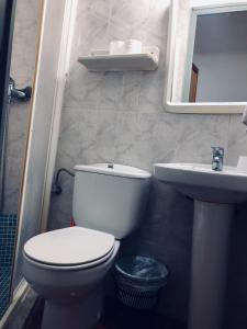 Koupelna v ubytování LÀtic Rooms