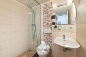 Koupelna v ubytování Pefkos View Suites & Maisonette