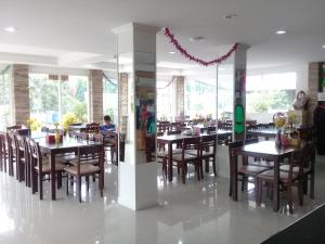 Restoran või mõni muu söögikoht majutusasutuses Baan Pattamaporn