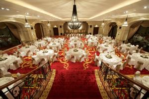 Restaurace v ubytování Rawasi Hotel Apartments + 35 fotografií