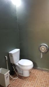 Ένα μπάνιο στο Plantation View Camping