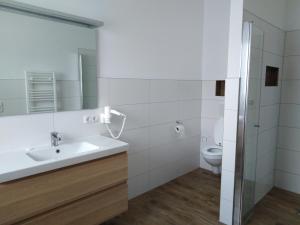 Ein Badezimmer in der Unterkunft Privatzimmervermietung Wiederkehr