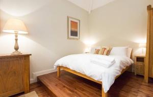Postel nebo postele na pokoji v ubytování Luxury near Wellington College, Crowthorne