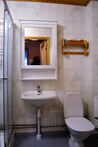 A bathroom at Holiday Home Fjätervålen Fjätstigen