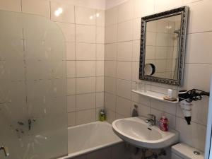 A bathroom at Berghof Haselsberger
