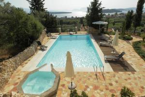 Bazén v ubytovaní Princes ' Islands Luxury Residences alebo v jeho blízkosti