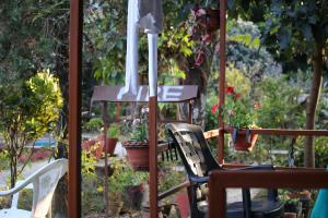 Un jardín fuera de Gurkha Lodge
