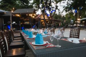Restoran või mõni muu söögikoht majutusasutuses Ao Cho Grandview Hideaway Resort