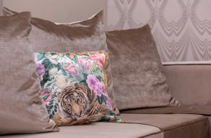 A seating area at Xen Premium Apartment