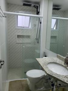 Ванна кімната в Apto com Vista para o Mar e ampla Varanda Gourmet