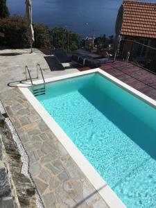 Der Swimmingpool an oder in der Nähe von Villa Paradiso
