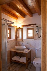 A bathroom at Likinia Hotel