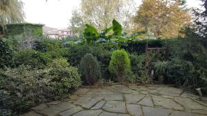 Fotografia z galérie ubytovania ROSE'S GARDEN - zona tranquilla - vicino Torino v destinácii Pino Torinese