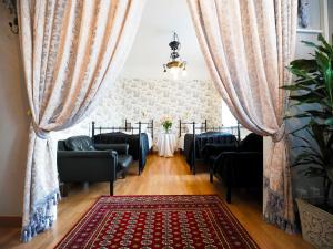 Postel nebo postele na pokoji v ubytování Hotell Läckö