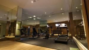 Fitness centrum a/nebo fitness zařízení v ubytování Kuretakeso Kemang Hotel