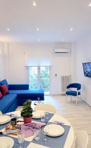 Posezení v ubytování Central, Bright Apt in Athens near Metro