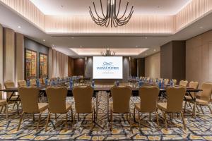 Neelkanth Sarovar Premiere商务区和/或会议室