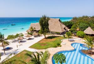 Pogled na bazen u objektu Sandies Baobab Beach Zanzibar ili u blizini