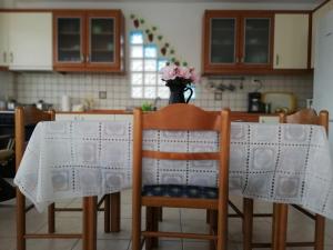 Fotografia z galérie ubytovania Dora's House comfortable apartment with a yard and view v destinácii Pyrgadikia