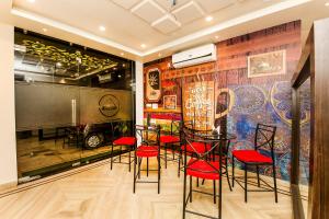 Posezení v ubytování FabHotel De Sivalika - 500m from Belur Math