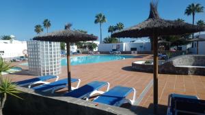 Basen w obiekcie Bungalow DALAI - Pool view- Good wifi lub w pobliżu