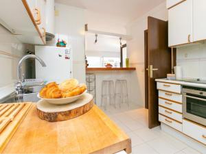 Kuchyňa alebo kuchynka v ubytovaní Apartment Port Rhodes by Interhome + 29 fotografií