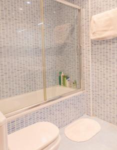 Koupelna v ubytování Apartamento Ria de Boo, Con patio privado