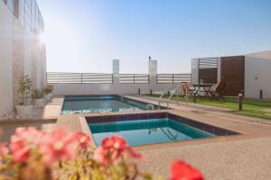 المسبح في Sunrise Villas أو بالجوار