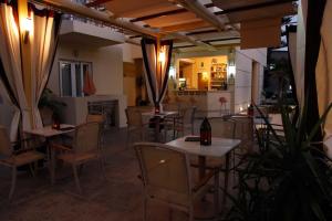 Restaurace v ubytování Lambrinos Suites
