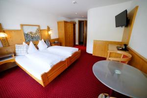 Voodi või voodid majutusasutuse Hotel Crystal toas