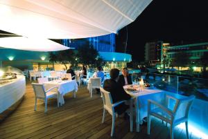 Restoran atau tempat makan lain di Hotel Waldorf- Premier Resort
