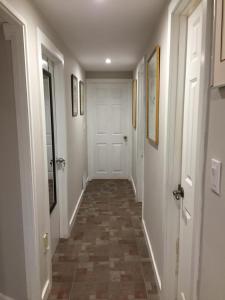 Foto dalla galleria di The Calgary Hub hostel style Home a Calgary