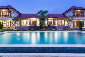 Champaca Luxury Villas Ubud内部或周边的泳池
