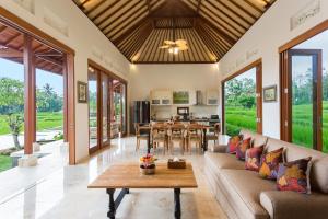 Champaca Luxury Villas Ubud的休息区