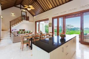 Champaca Luxury Villas Ubud的休息区