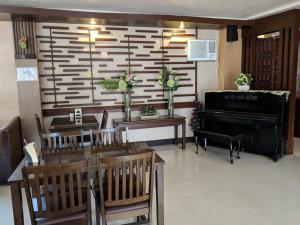 Gallery image of The Sonly Suites in General Santos