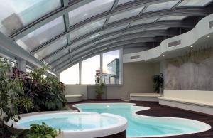 Бассейн в Hotel Premier & Suites - Premier Resort или поблизости