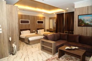 Postel nebo postele na pokoji v ubytování Pearl of Beirut Hotel & Spa