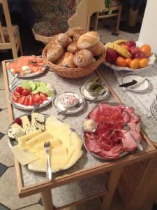 Comida en o cerca de este apartamento
