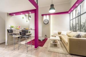 Posedenie v ubytovaní Cozy Downtown Studio Apartment