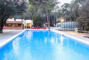 Swimmingpoolen hos eller tæt på Camping Esponellà