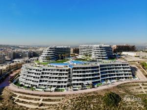 Bazén v ubytování Infinity View Penthouses by NRAS nebo v jeho okolí