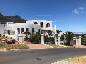 Gallery image of Four Uitsig Camps Bay in Cape Town