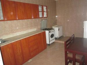 Kjøkken eller kjøkkenkrok på Al Meshan Hotel