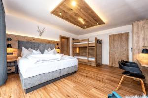 Una cama o camas en una habitación de Sruh Prime Apart