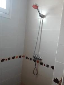Kylpyhuone majoituspaikassa LES 2 HORLOGES