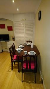 Gallery image of Christchurch Guesthouse 2-Bed Apartments in Harrow Weald +20 photos