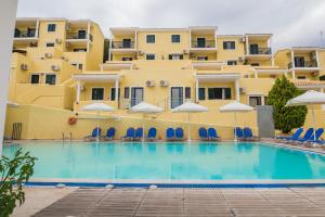 The swimming pool at or close to Corfu Aquamarine Hotel