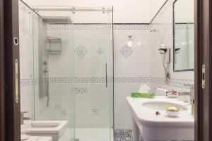 A bathroom at Hotel Eros