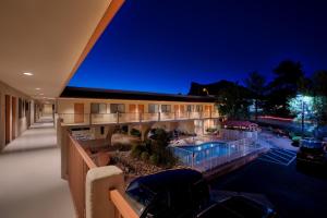 Πισίνα στο ή κοντά στο The Views Inn Sedona